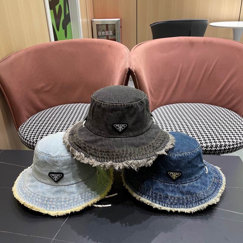 Prada hat 071602